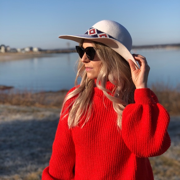 Hat - Picture 1 of 6